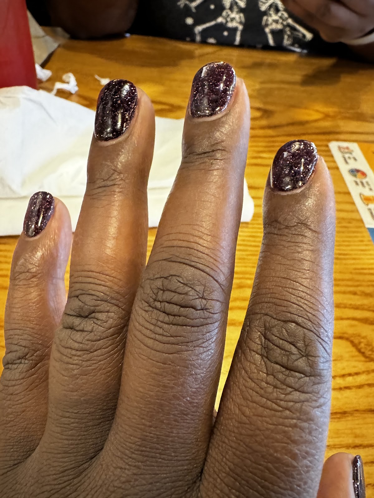 Deep plum glitter short nails, glossy finish